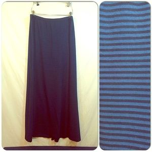 🔴Blue/Navy maxi skirt - New Directions (3 for $15)